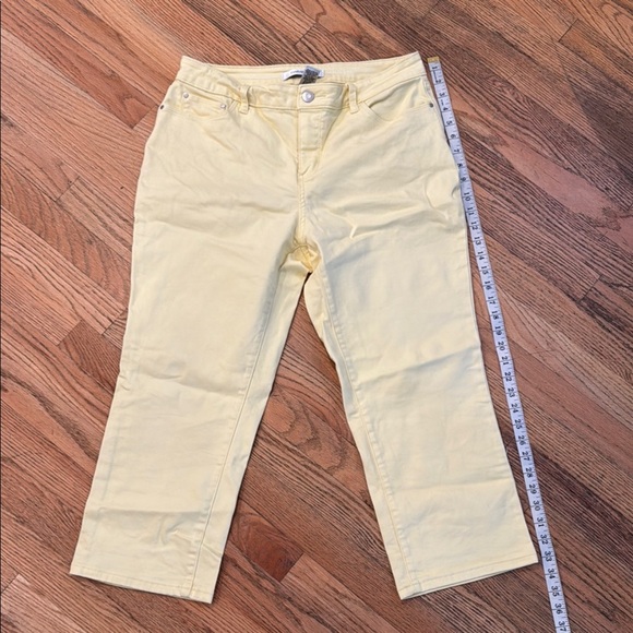 Croft & Barrow Yellow Cropped Pants Size: 12 stretch - Picture 6 of 8